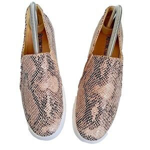 Restricted Women's Size 7.5 Snake Print Slip-On Sneakers Walking Shoes Pre-owned